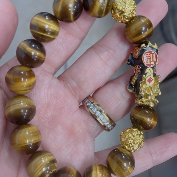 Handmake 10mm Tiger Eye Unisex Lucky Feng Shui Pi Xiu Bracelet 8 inches - Picture 2 of 2
